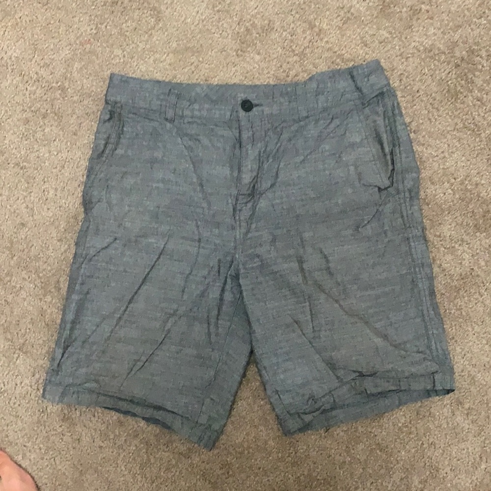 Men’s shorts, size 32! Perfect for summer!